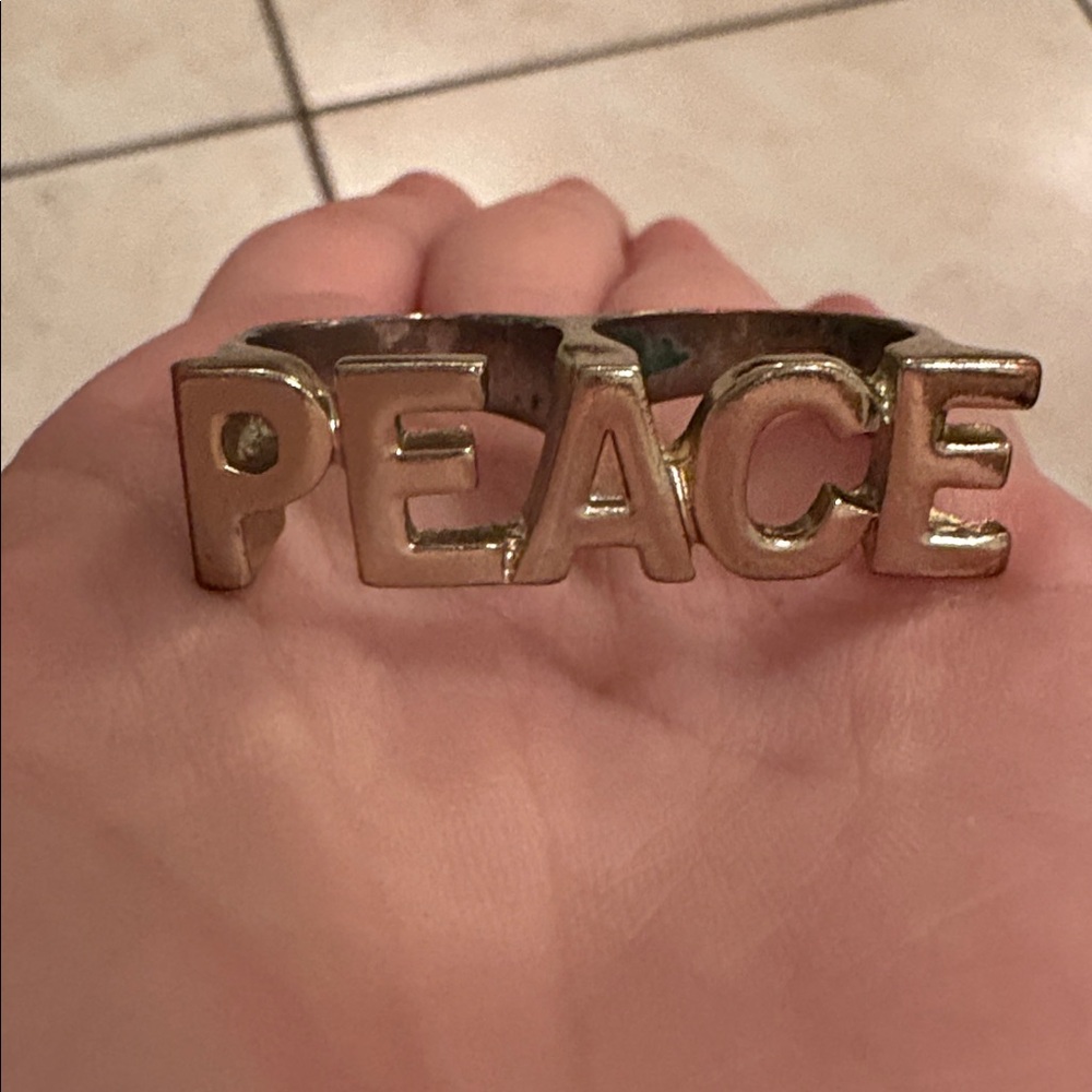Peace Statement Two Finger Ring Urban Outfitters Festival Style Gold Tone 💍✌🏼